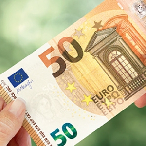 NEW €50 BANKNOTE STARTS CIRCULATING TODAY