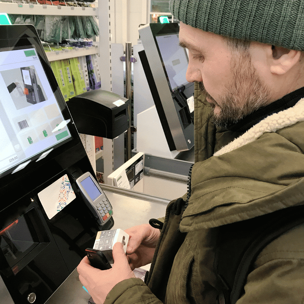 Hombre en la caja de smart